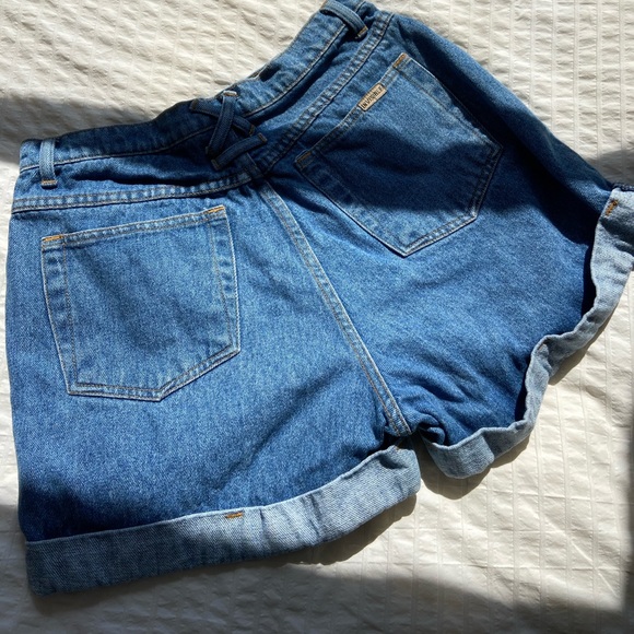 High waisted denim shorts - Picture 2 of 3